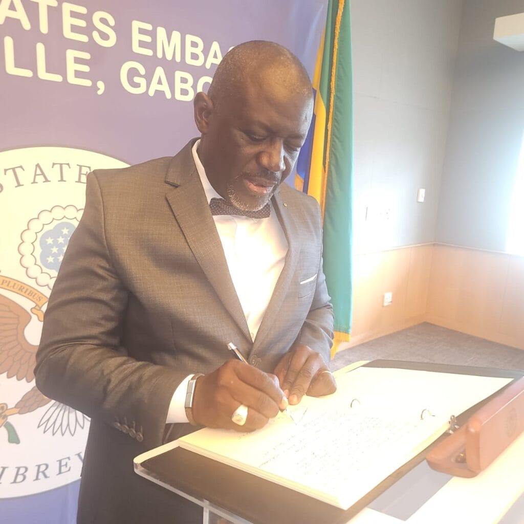 Gabon : Le Réseau IVLP rend un hommage au Président Jimmy Carter 1 Gabon : Le Réseau IVLP rend un hommage au Président Jimmy Carter