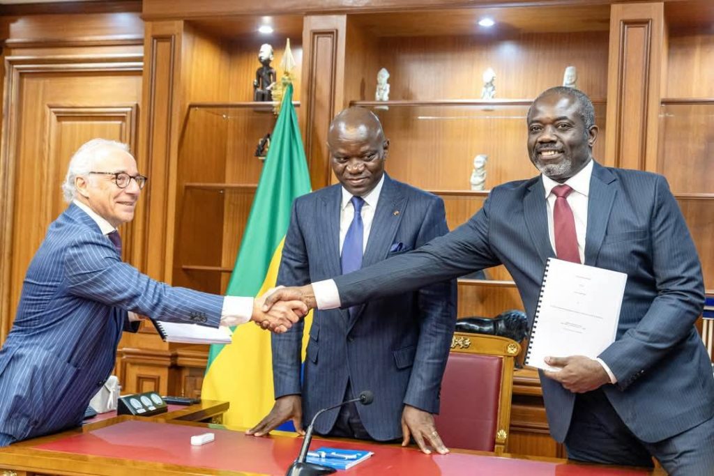 Gabon : L’Etat signe une convention stratégique avec REMINAC pour l’exploitation de la mine de fer de Baniaka 1 Gabon : L’Etat signe une convention stratégique avec REMINAC pour l’exploitation de la mine de fer de Baniaka