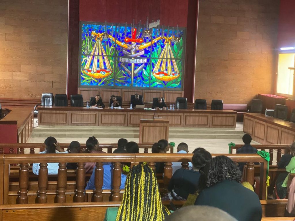 Gabon : Les greffiers suspendent leur mouvement de grève pour une durée déterminée 1 Gabon : Les greffiers suspendent leur mouvement de grève pour une durée déterminée