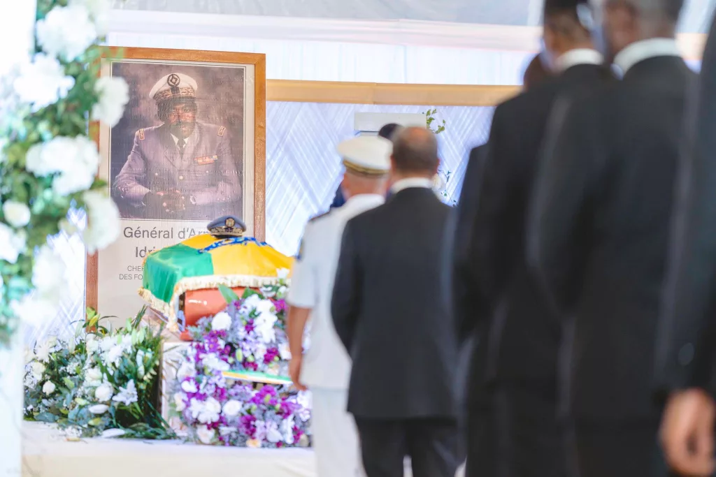 [Gabon : Obsèques du général Idriss Ngari] Brice Clotaire Oligui Nguema salue la mémoire de l’illustre disparu