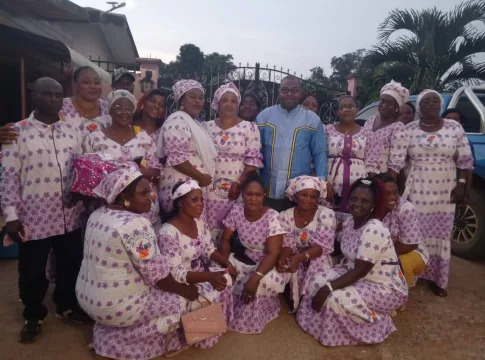 Les membres de l'association La Solidarité des femmes initiatives à l'issue de leur rencontre.