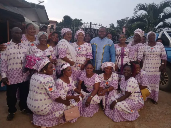 Les membres de l'association La Solidarité des femmes initiatives à l'issue de leur rencontre.