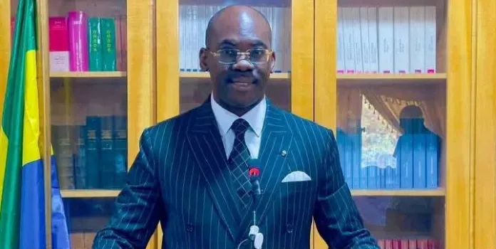 Dr Eddy Minang, procureur général près de la Cour d'appel de Libreville lors de sa conférence de presse.