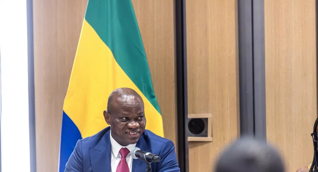 Brice Clotaire Oligui Nguema a fait part d’une décision majeure : à compter de l’année 2026, l’attribution des bourses d’études en direction de pays tels que les États-Unis, le Canada ou la France sera suspendue.