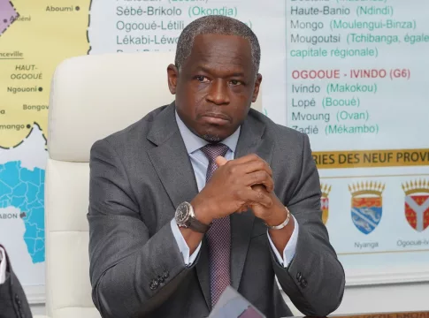 Le ministre de l'Intérieur, Hermann Immongault lors de la séance de travail avec des start-up gabonaises innovantes.