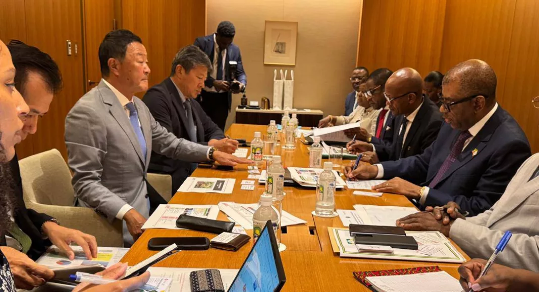 La délégation gabonaise lors des travaux pour de nouvelles stratégies de transformation industrielle au Japon.