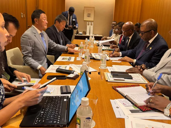 La délégation gabonaise lors des travaux pour de nouvelles stratégies de transformation industrielle au Japon.