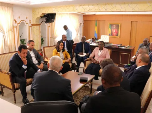 Moment d'échange entre le ministre de l'Agriculture et les investisseurs égyptiens.
