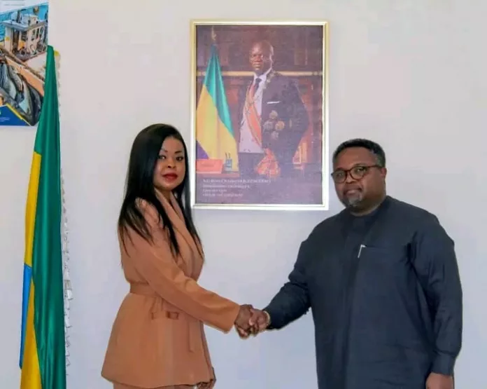 Un partenariat stratégique, la ministre de l’Entrepreneuriat et le responsable de Gorilla Industries s’accordent sur la foire de l'indépendance.