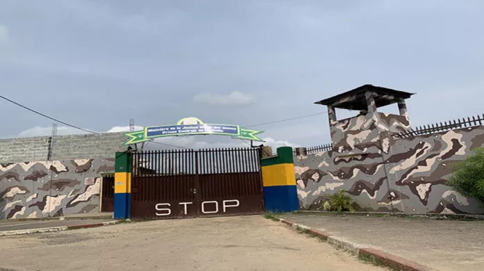 Prison centrale de Libreville vu de l'extérieur.