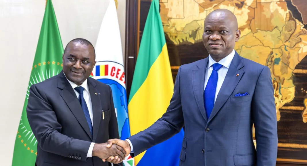 Audience accordée par le Chef de l’État, Brice Clotaire Oligui Nguema, au Premier ministre du Congo, Anatole Collinet Makosso.