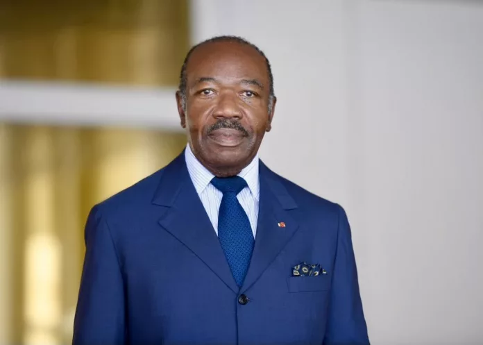 Ali Bongo accuse les nouvelles autorités gabonaises de l’avoir maintenu en résidence surveillée, coupé du monde, privé de soins et de liberté.