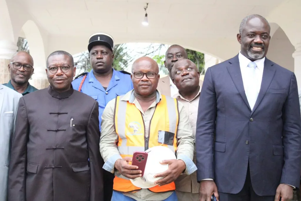 Département de Lékoko : Gilles Nembe et Edgard Moukoumbi sur le terrain à Bakoumba 1 Département de Lékoko : Gilles Nembe et Edgard Moukoumbi sur le terrain à Bakoumba