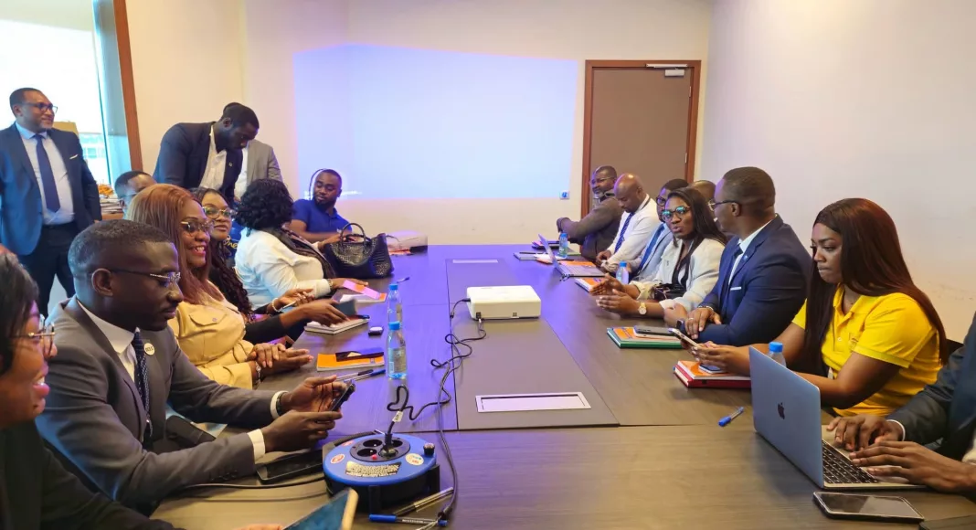 Échanges constructifs entre acteurs du secteur financier lors des ateliers du GIMAC à Libreville.
