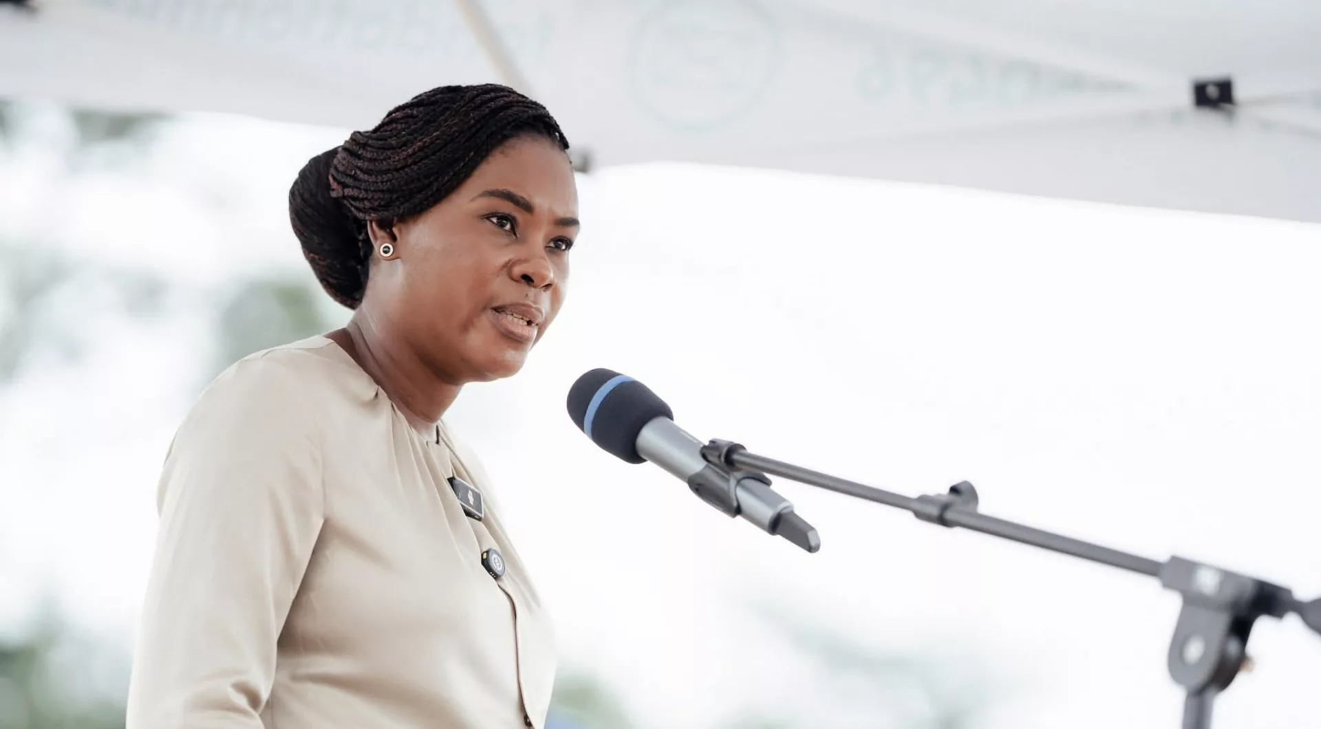 La Première Dame Zita Oligui Nguema appelle à briser le silence autour des dépendances et à offrir une prise en charge humaine et intégrée.