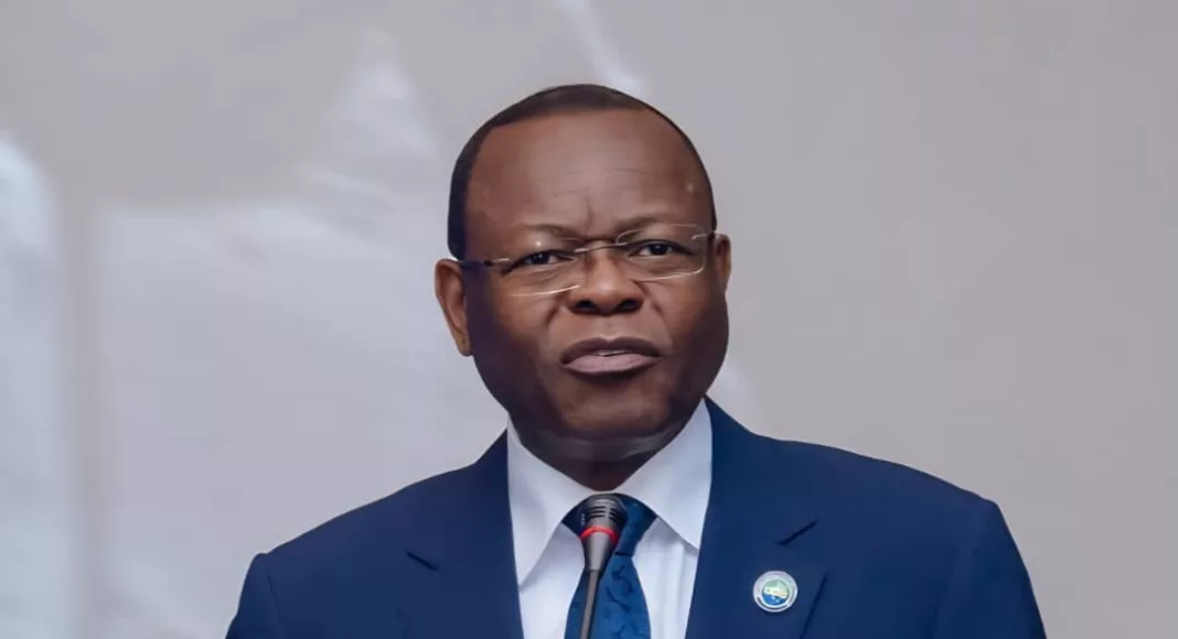 Sauf si cela ressemble à une comédie politicienne, le rappel à l'ordre d'Oyiba met chacun devant ses responsabilités: Changement ou continuité ?