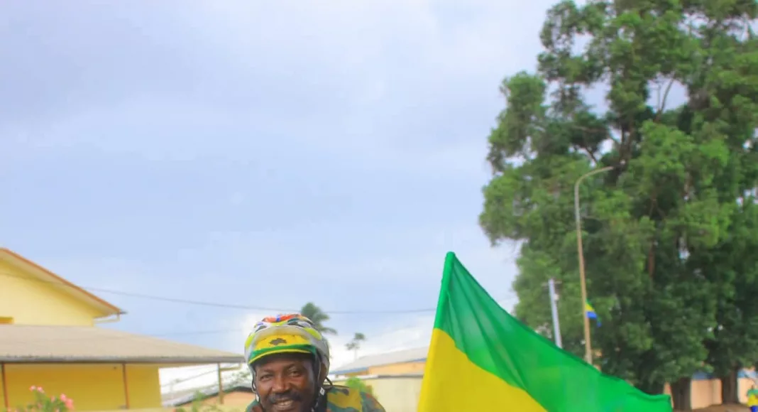Dans tout le pays, comme ici à Port-Gentil, les Gabonais ont arboré les couleurs nationales avec fierté ce 9 août.