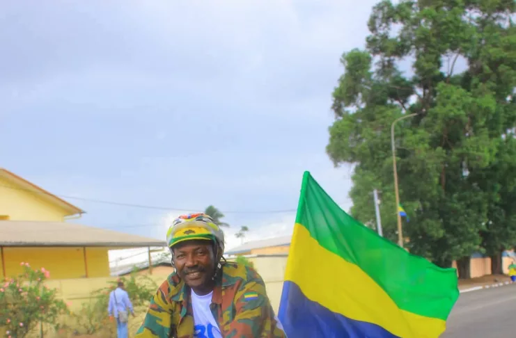 Dans tout le pays, comme ici à Port-Gentil, les Gabonais ont arboré les couleurs nationales avec fierté ce 9 août.