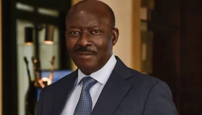Henri-Claude Oyima, PDG du groupe BGFIBank et ministre d’État gabonais, affiche sa sérénité face aux défis du groupe.