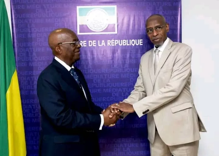 Renforcement des liens diplomatiques : le Médiateur du Gabon reçoit l'Ambassadeur du Tchad