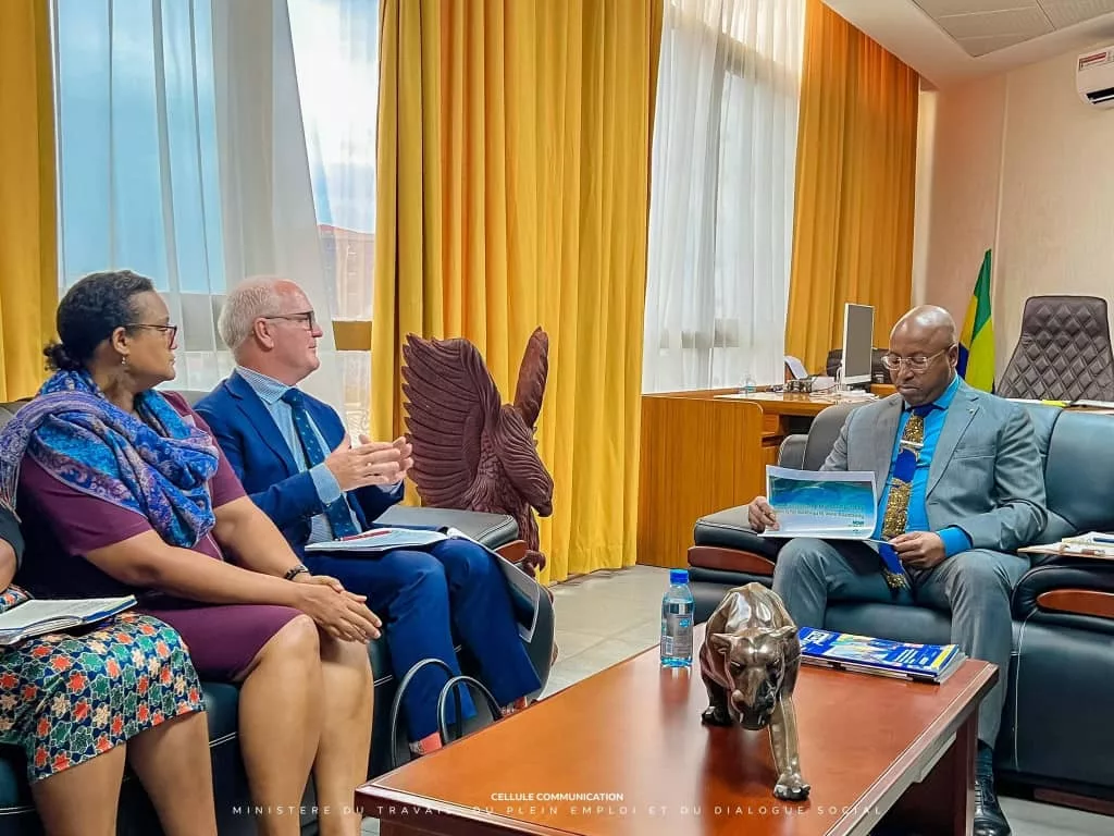 Gabon : Le ministre du Travail renforce le dialogue avec les acteurs stratégiques du secteur privé
