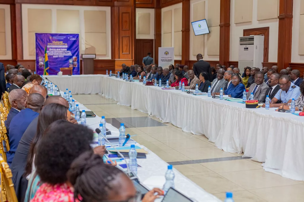 Séminaire gouvernemental : cent jours après, l’heure du premier grand bilan 1 Séminaire gouvernemental : cent jours après, l’heure du premier grand bilan