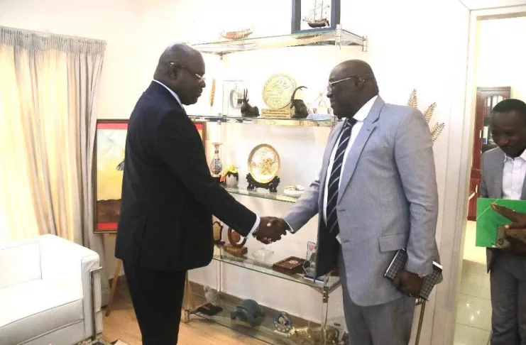 Les auteurs d’injures et de diffamation en ligne, impliqués dans les tensions entre le Gabon et le Bénin, sont désormais dans le collimateur de la justice.Les auteurs d’injures et de diffamation en ligne, impliqués dans les tensions entre le Gabon et le Bénin, sont désormais dans le collimateur de la justice