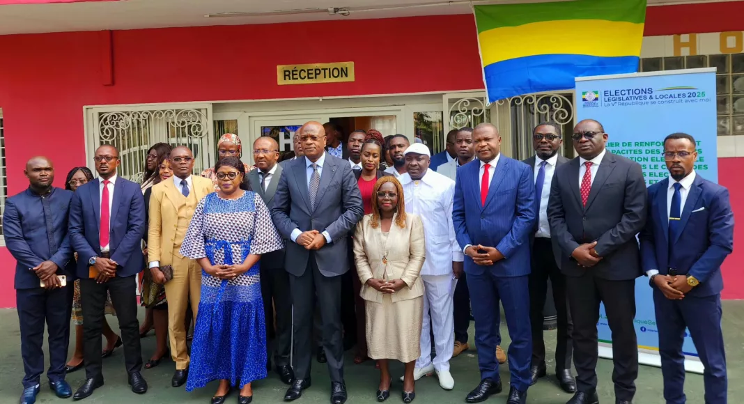 Photo de famille au sortir de l'évènement.