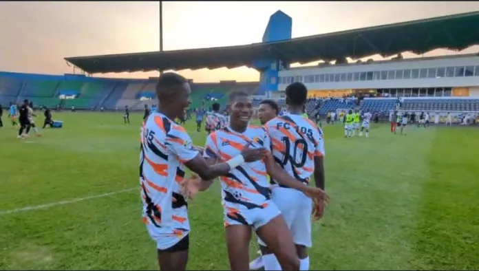 Les joueurs du Can 105 célébrant la victoire.