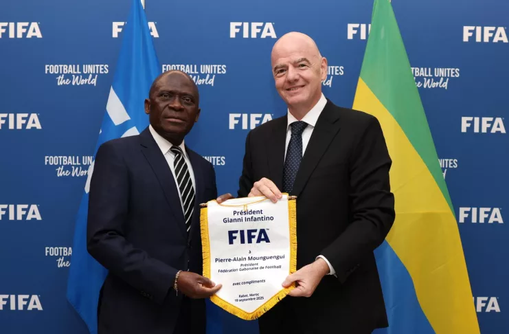 Pierre Alain Mounguengui et Gianni Infantino lors de leur rencontre à Rabat.