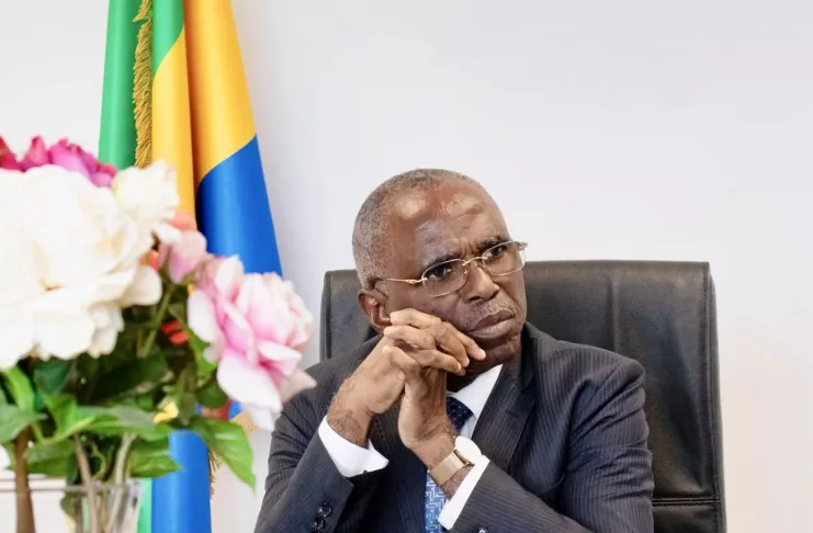 François Ndong Obiang est rattrapé par une crise interne à son parti, Réagir. Son passé de juriste intransigeant est désormais mis à l'épreuve, sa place au gouvernement remise en question.