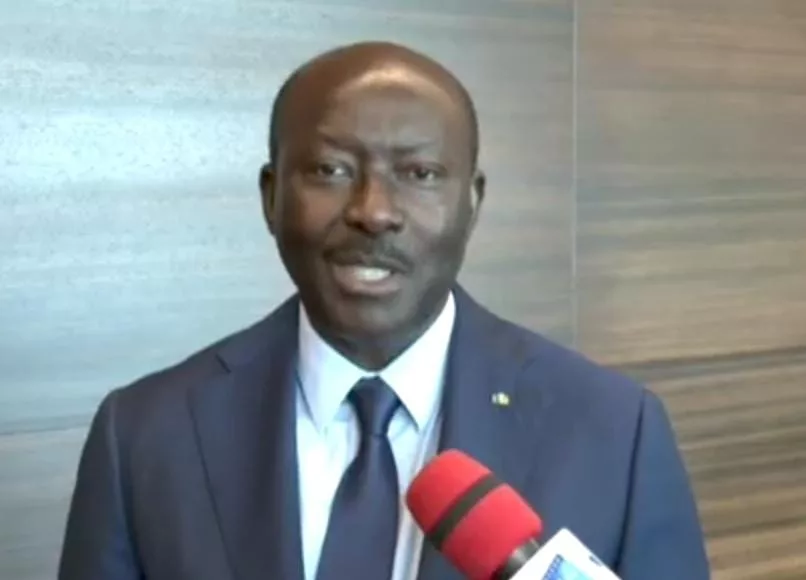 Henri Claude Oyima ministre d'État en charge des finances et de l'économie lors de son interview.