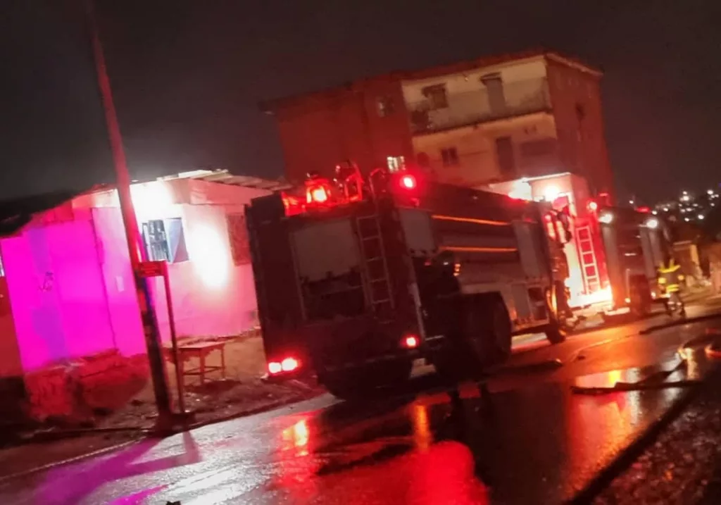 A Nzeng-Ayong un violent incendie révèle les carences des pompiers 3 A Nzeng-Ayong un violent incendie révèle les carences des pompiers