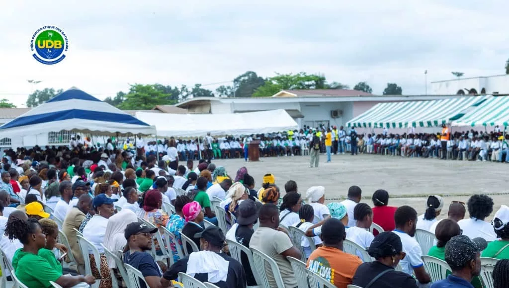 Une foule en liesse, les Bâtisseurs sont prêts pour le 27 septembre.
