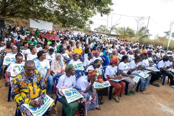 Elections : Ibinga Itsitsa et Mabiala mobilisent dans le 1er à Mouila 1 Les populations de Mukum-na-Buala attentives aux messages portés par les candidats de l’UDB.