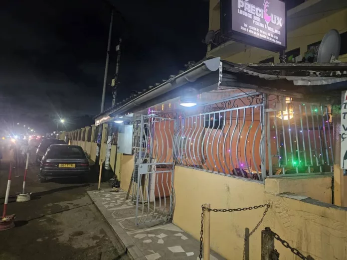 Bars et autres débits de boissons doivent fermer leurs portes dès 23h30 ce vendredi et jusqu'à samedi minuit, une mesure décidée par le ministère de l'Intérieur pour assurer la sérénité du scrutin.