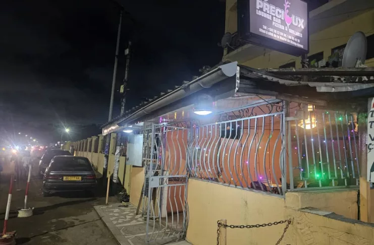 Bars et autres débits de boissons doivent fermer leurs portes dès 23h30 ce vendredi et jusqu'à samedi minuit, une mesure décidée par le ministère de l'Intérieur pour assurer la sérénité du scrutin.