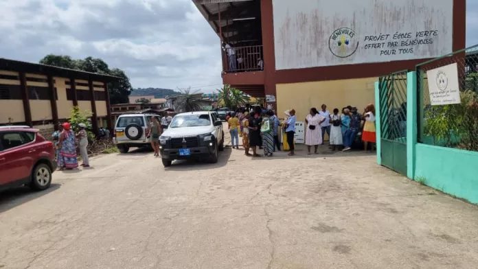 Le centre de vote de Dragages, le plus grand du 2e siège du 6e arrondissement de Libreville, a été le théâtre de vives tensions durant la journée du samedi 27 septembre.