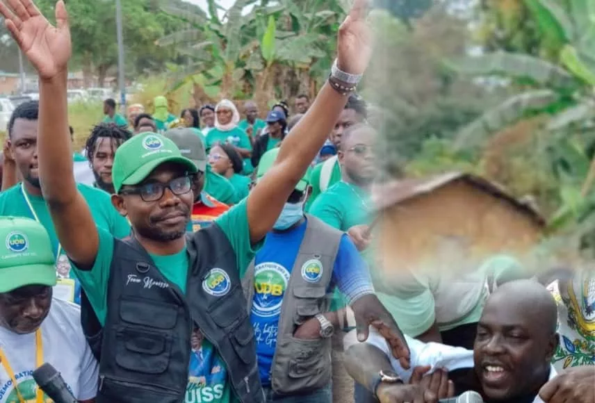Un seul homme debout : le duel Mouissi contre Manfoumbi pour la Dola s'est terminé par une victoire par...K.O. de Mays Mouissi (UDB).