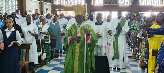 La rentrée pastorale du diocèse de Libreville invite les fidèles à devenir sel de la terre et lumière du monde.