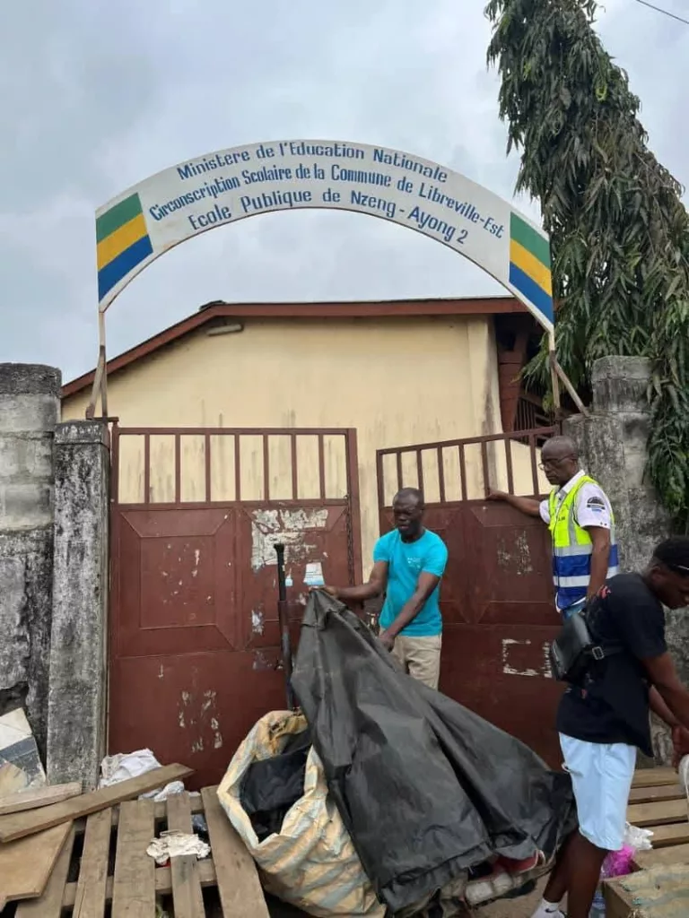 Libreville : la guerre contre le commerce anarchique aux abords des écoles est lancée