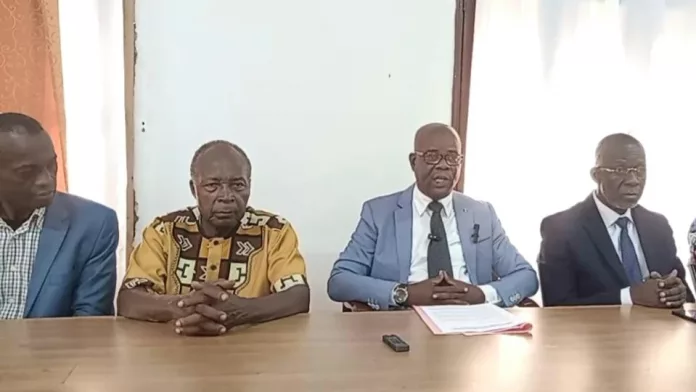 Pour les partis de l'appel d'Angondje, la CNOCER a failli à sa mission et devrait être dissoute.