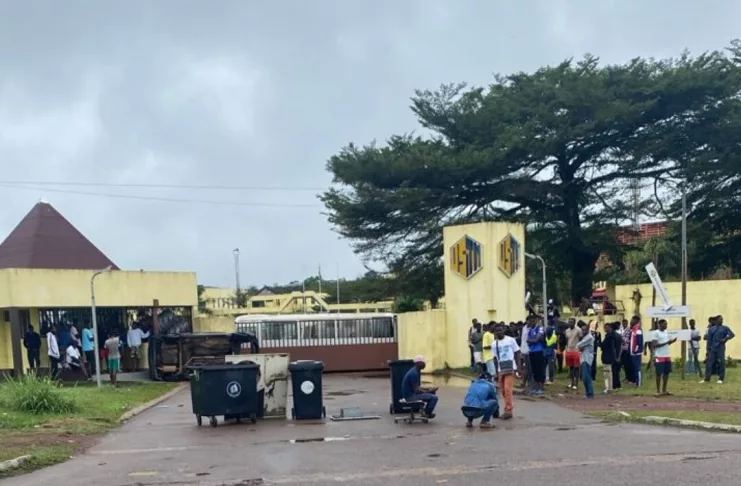 Les grévistes ont annoncé une grève illimitée et sollicitent de meilleures conditions d’apprentissage.