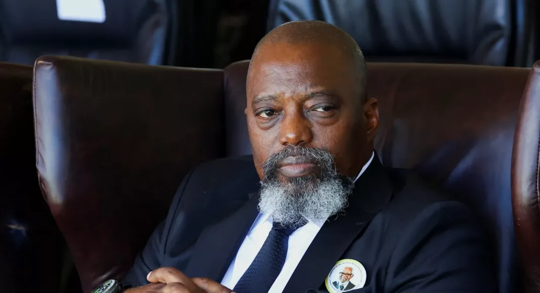 Joseph Kabila condamné à mort par contumace le 30 septembre par la Haute cour militaire de Kinshasa.