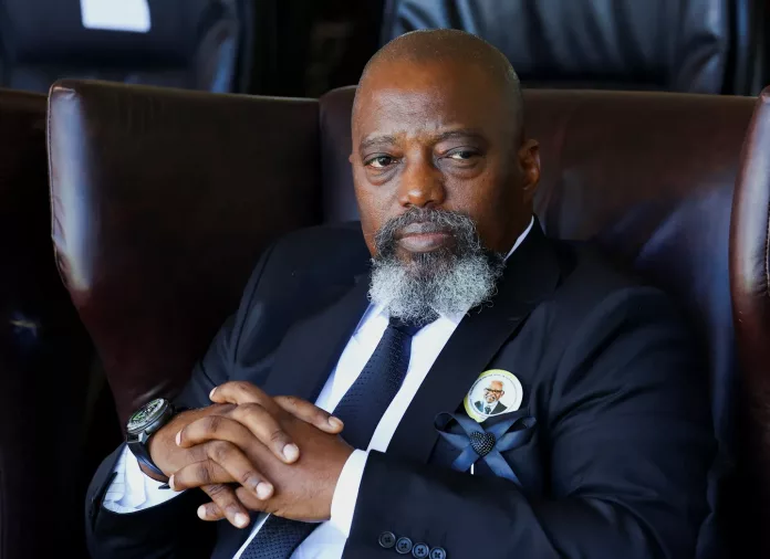 Joseph Kabila condamné à mort par contumace le 30 septembre par la Haute cour militaire de Kinshasa.