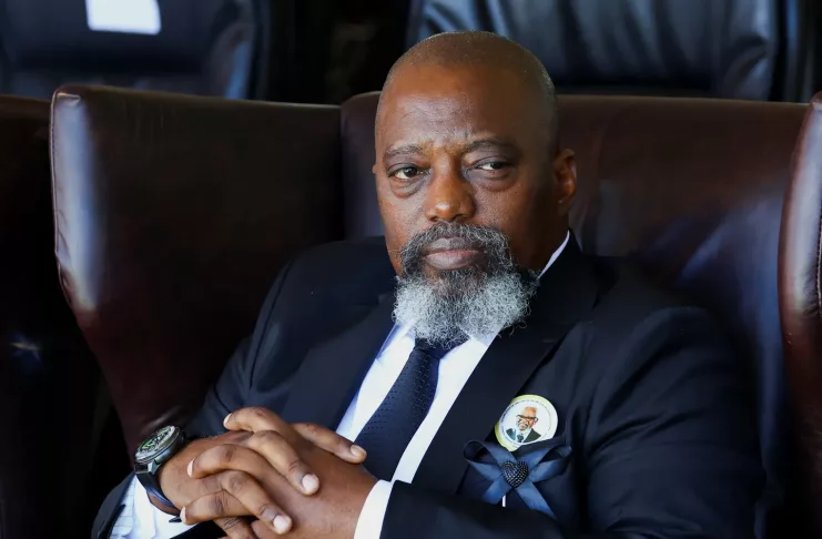Joseph Kabila condamné à mort par contumace le 30 septembre par la Haute cour militaire de Kinshasa.