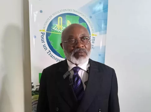 Le président du Conseil de régulation, François Banga Ebomi.