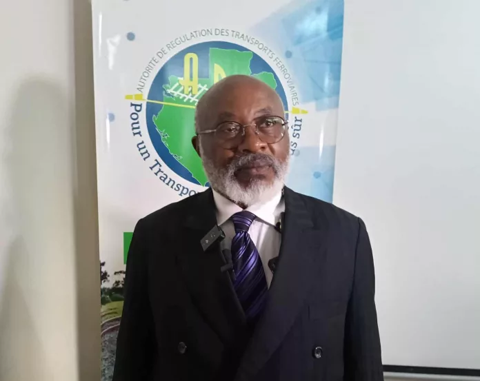 Le président du Conseil de régulation, François Banga Ebomi.