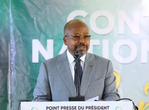 Ensemble pour le Gabon de l'opposant Alain-Claude Bilie By Nze se retire du processus électoral qu'il juge 