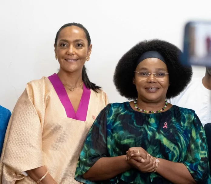 Dr Marie Reine Chirezi Fabry et la ministre Fouefoué Sandjoh à l'issue de leur échange.
